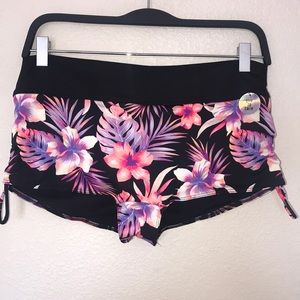 PINK Victoria’s Secret gym to swim shortie